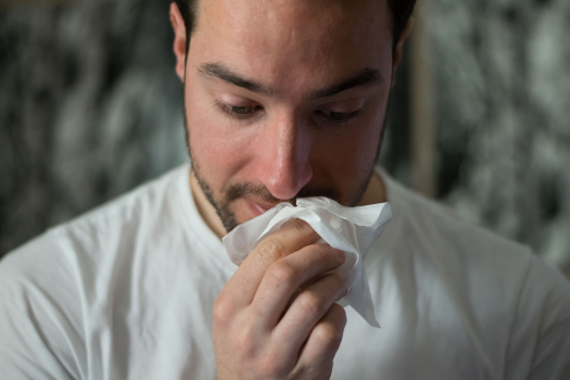Коронавирусни симптоми срещу алергии: разликата е в температурата