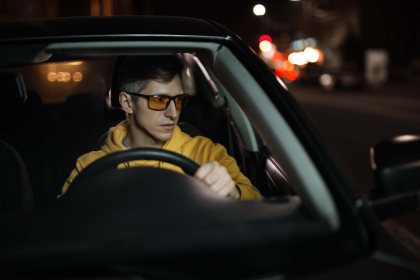 Tips for seeing clearly while driving at night
