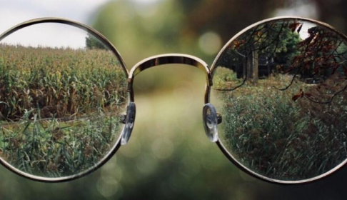 Comment un verre de lunettes corrige-t-il notre vue ?