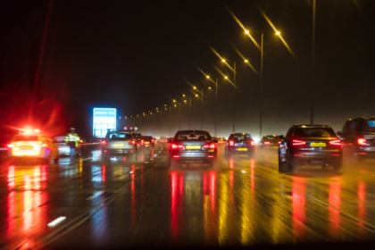 Driving safely at night with Essilor lenses