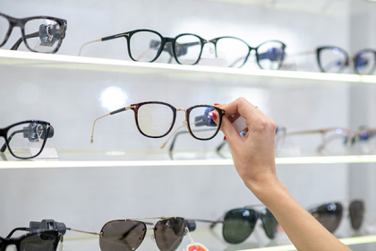 What Lens Material Should You Choose for Your Glasses?