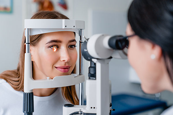 When to see your GP or optician